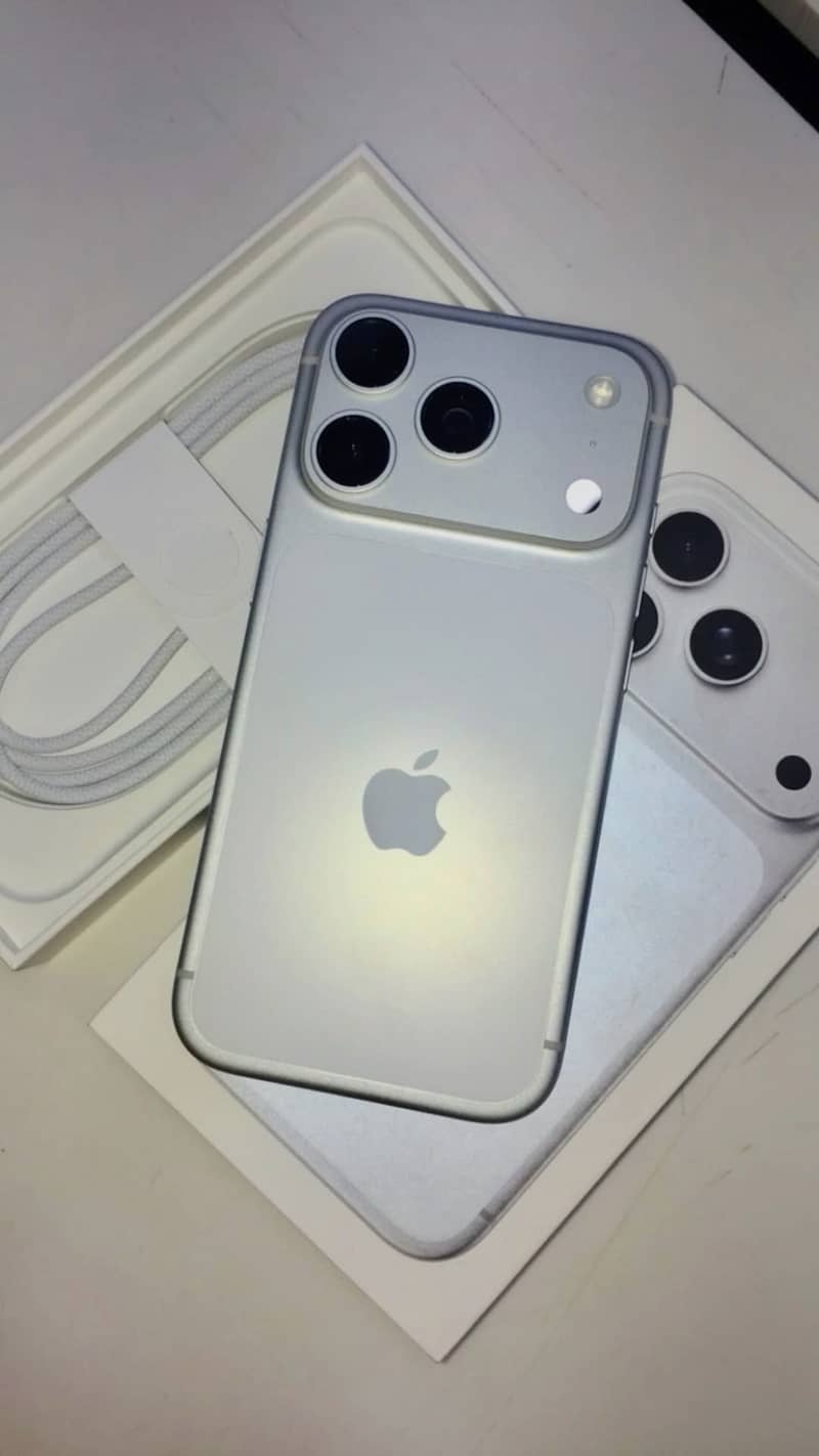 Apple iPhone 17 Pro Max 0