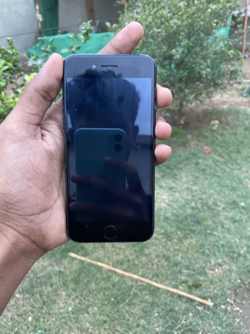 Apple iPhone SE 4