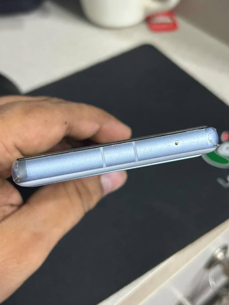 Google pixel 7a Official 3