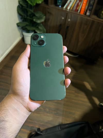 Apple iPhone 13