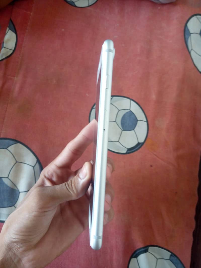Apple iPhone 7 Plus 4