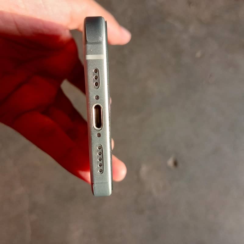 Apple iPhone 15 3
