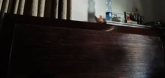 Low profile bedroom set king-size