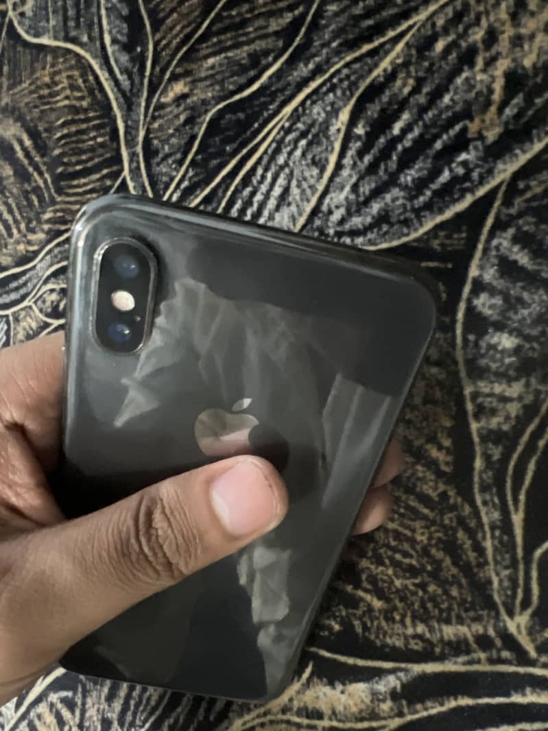 Apple iPhone X 4