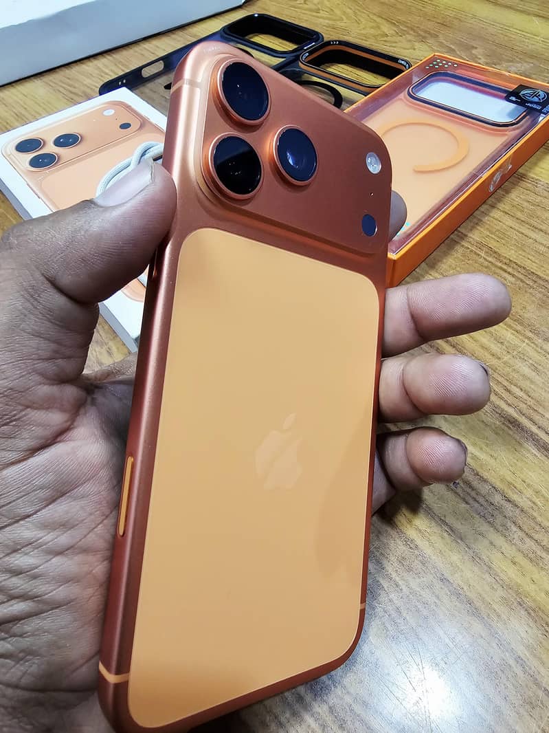 Apple iPhone 17 Pro Max 6