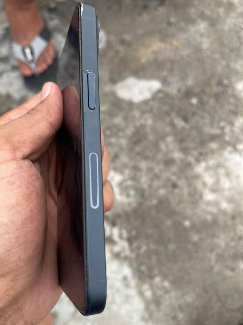 Apple iPhone 14 4