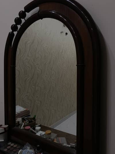 Dressing table