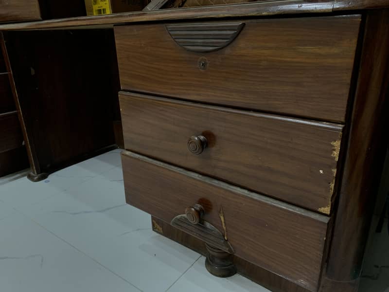 Dressing table 1