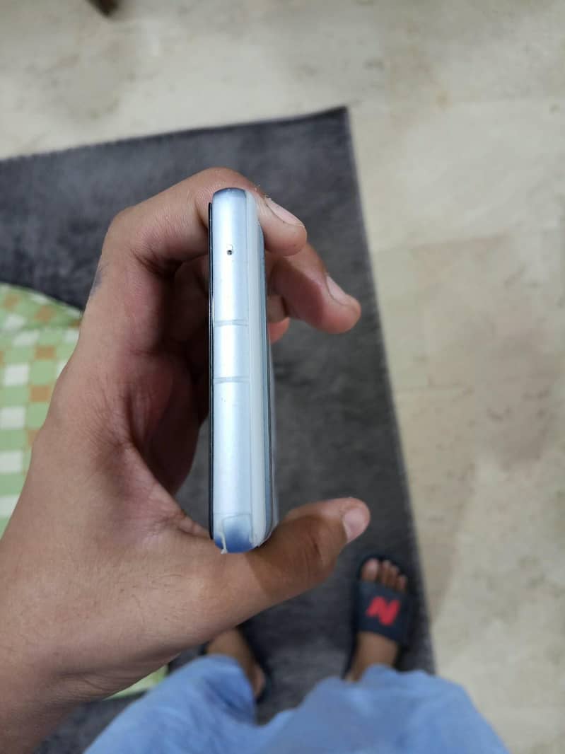 Google Pixel 7a 2