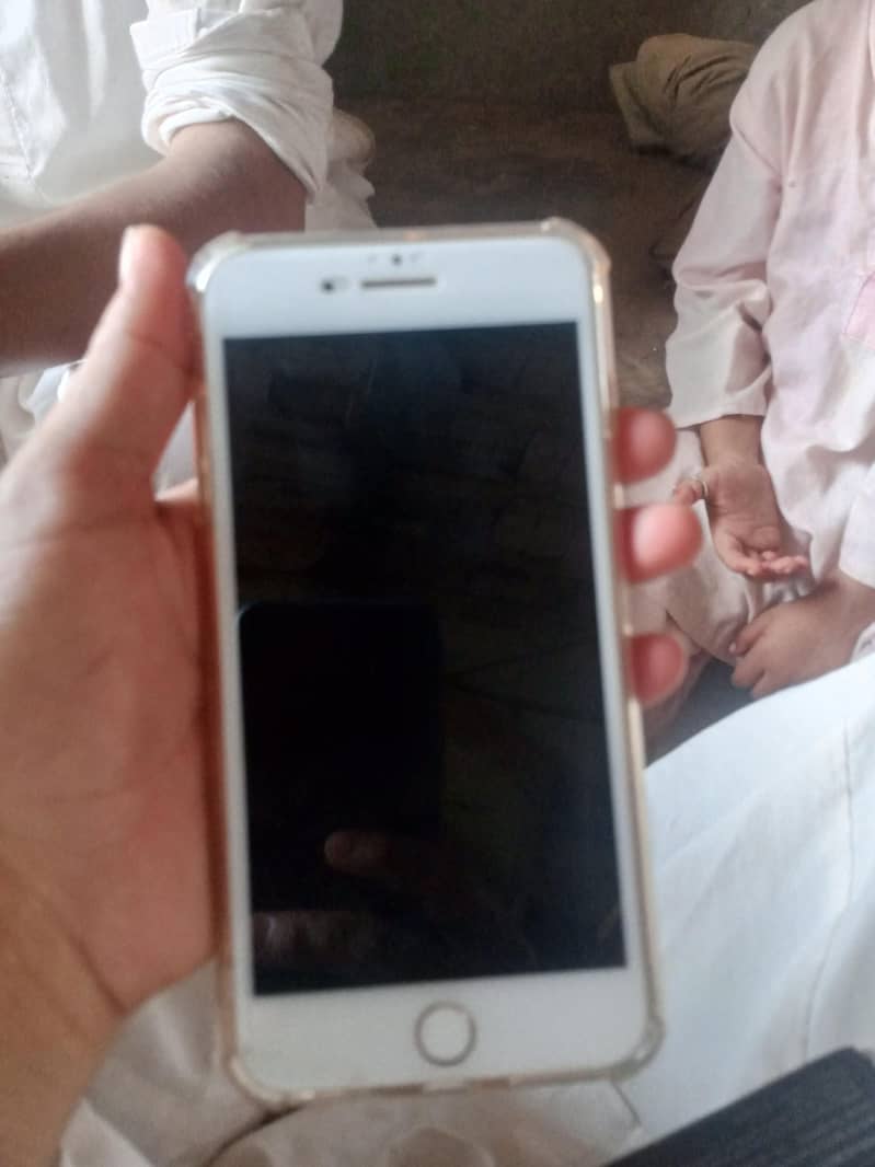 Apple iPhone 7 Plus 0
