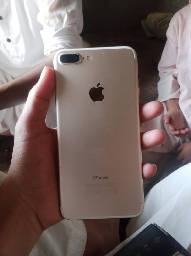Apple iPhone 7 Plus 1