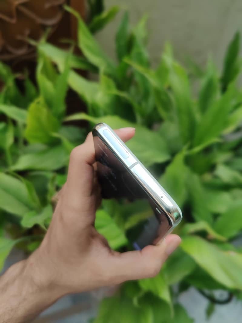 Google Pixel 8 Pro approved 4