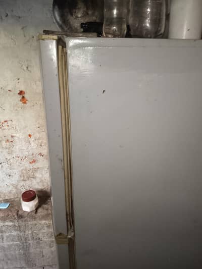 pel fridge for sale _ behtren condition