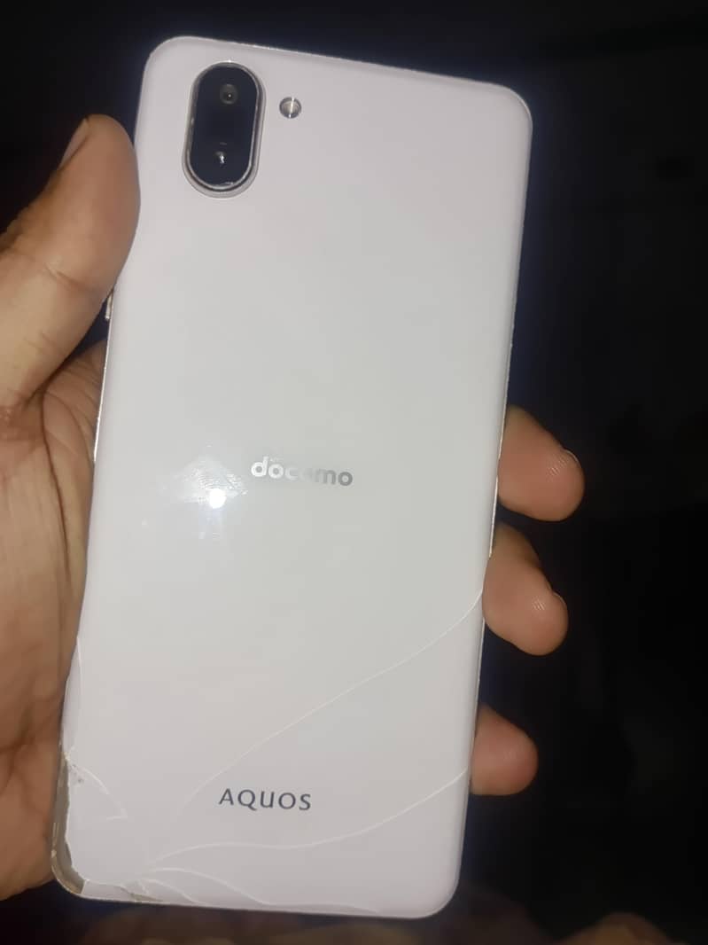 Sharp Aquos R3 1