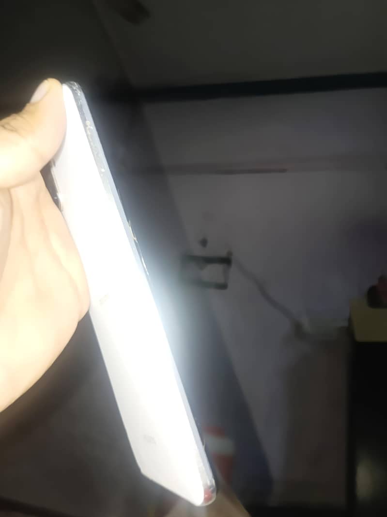Sharp Aquos R3 5