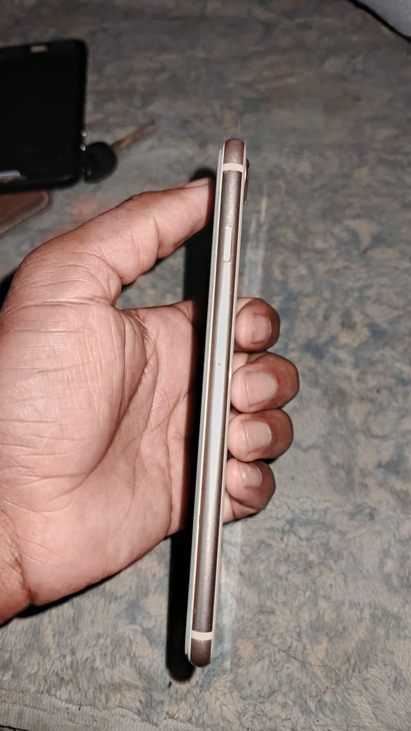 Apple iPhone 8 Plus 3