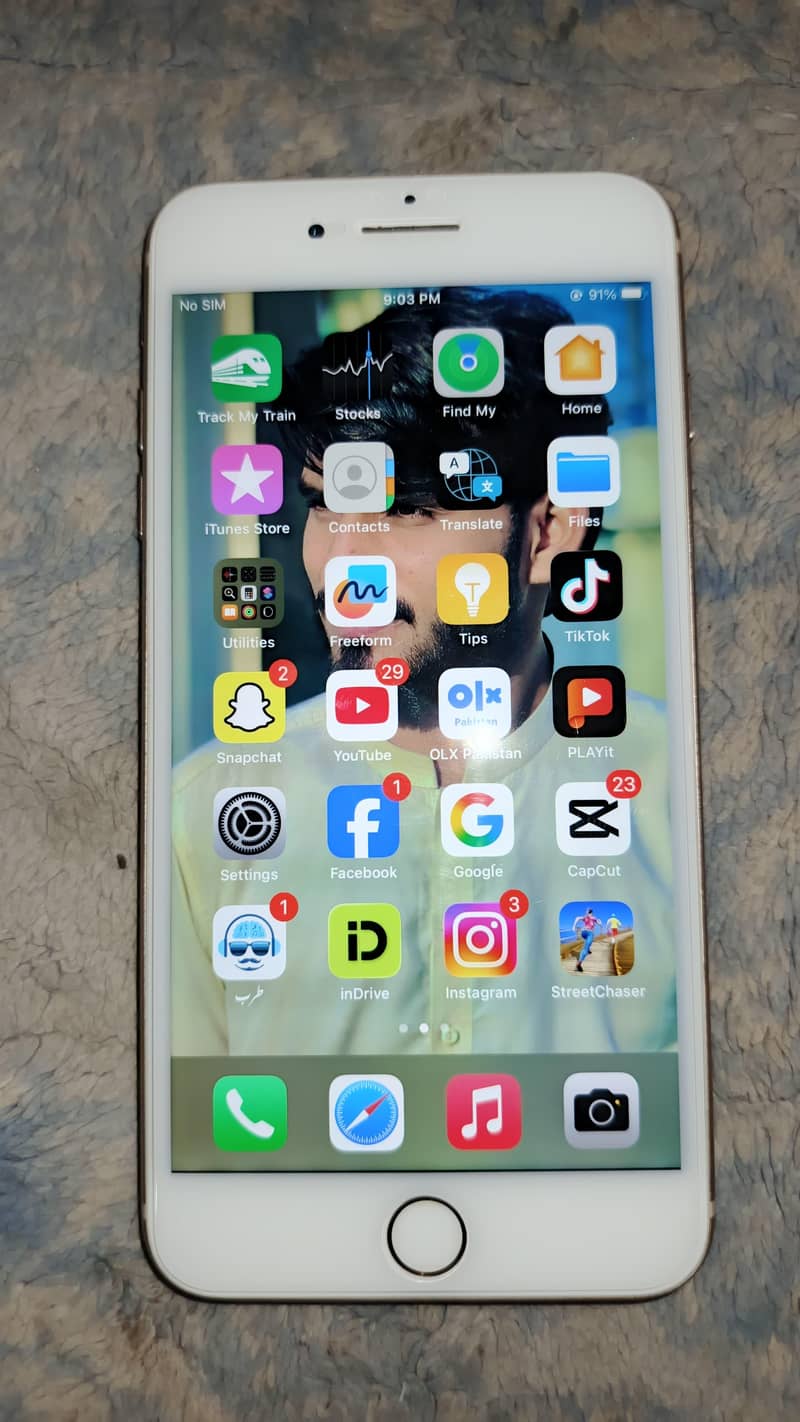 Apple iPhone 8 Plus 4