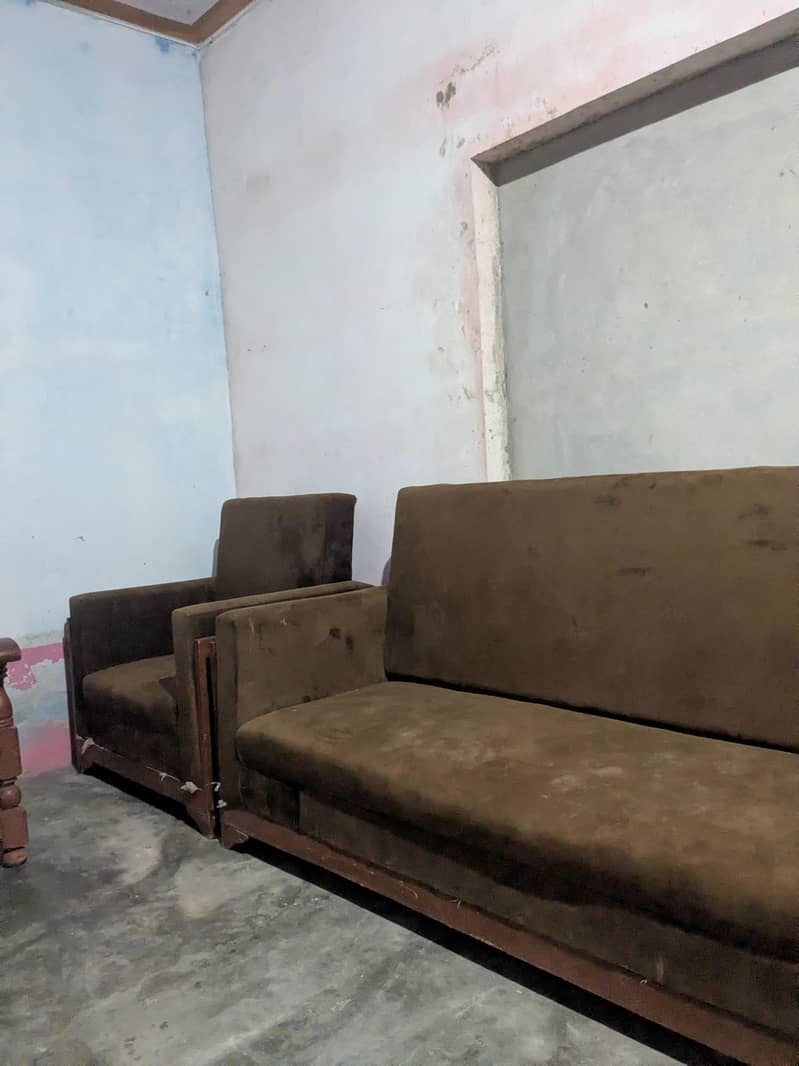 5 seater sofa 0
