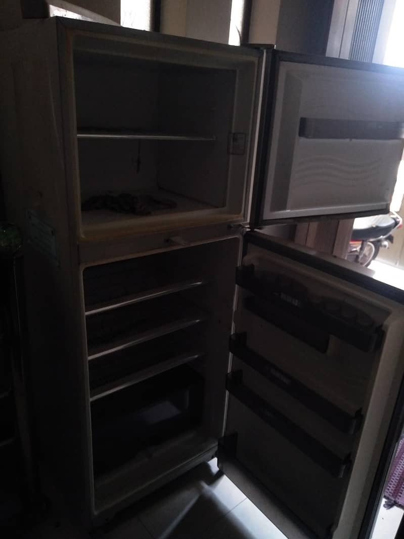 dawlance fridge 2