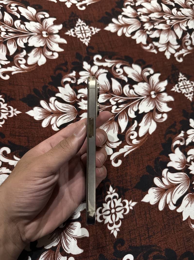 Apple iPhone 14 Pro 1