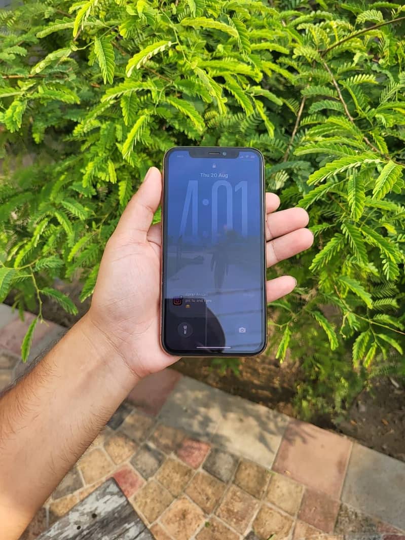 Apple iPhone 11 Pro 1