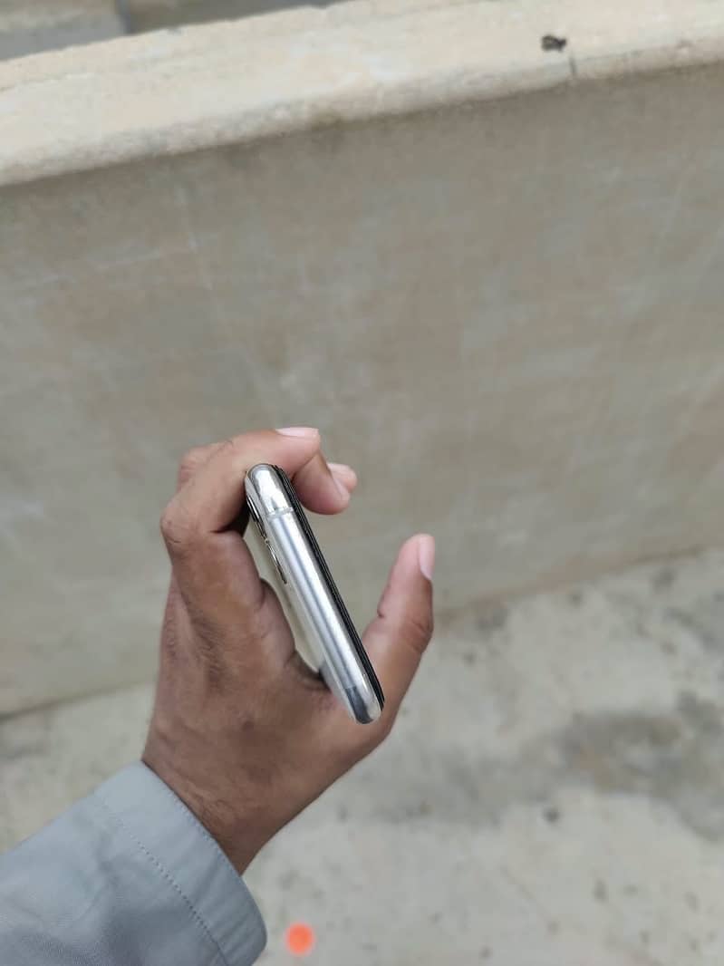Apple iPhone 11 Pro 5