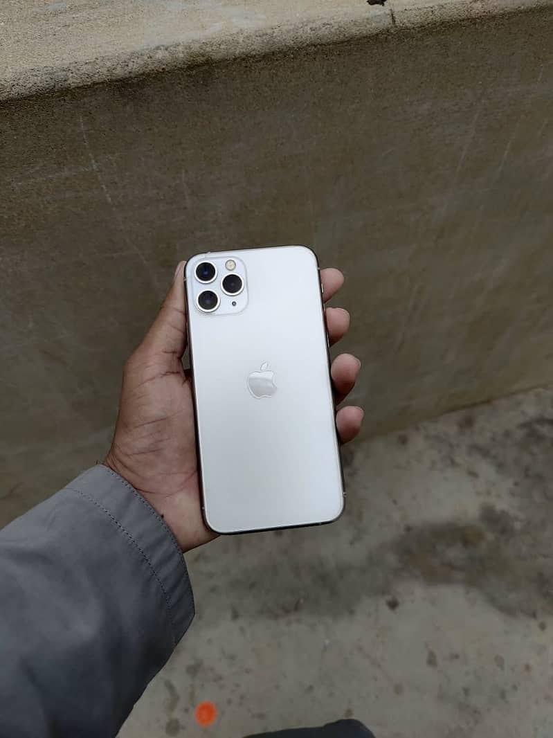 Apple iPhone 11 Pro 8