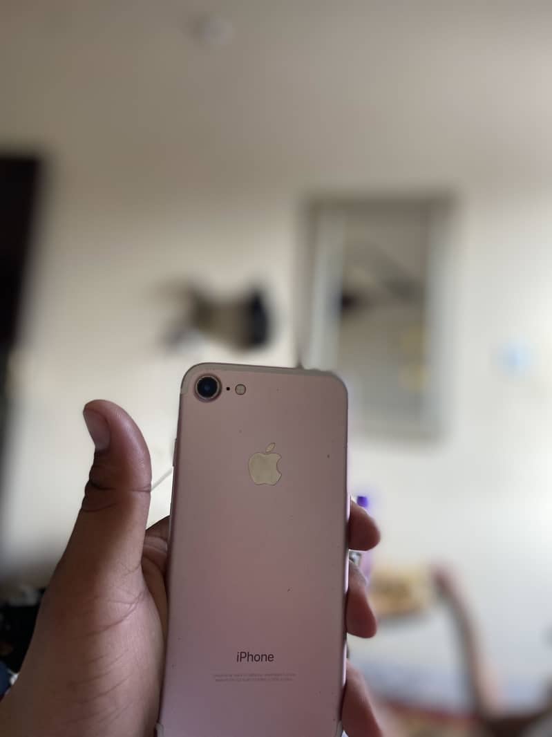 Apple iPhone 7 0