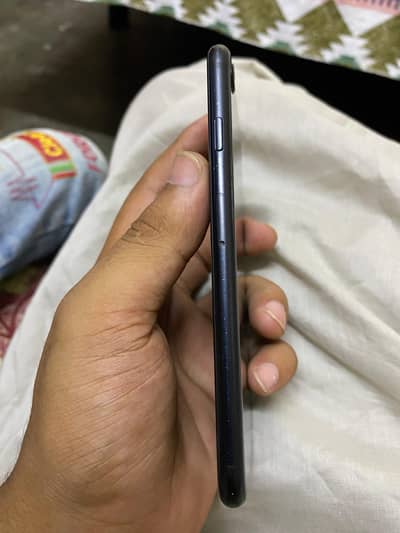 Apple iPhone SE