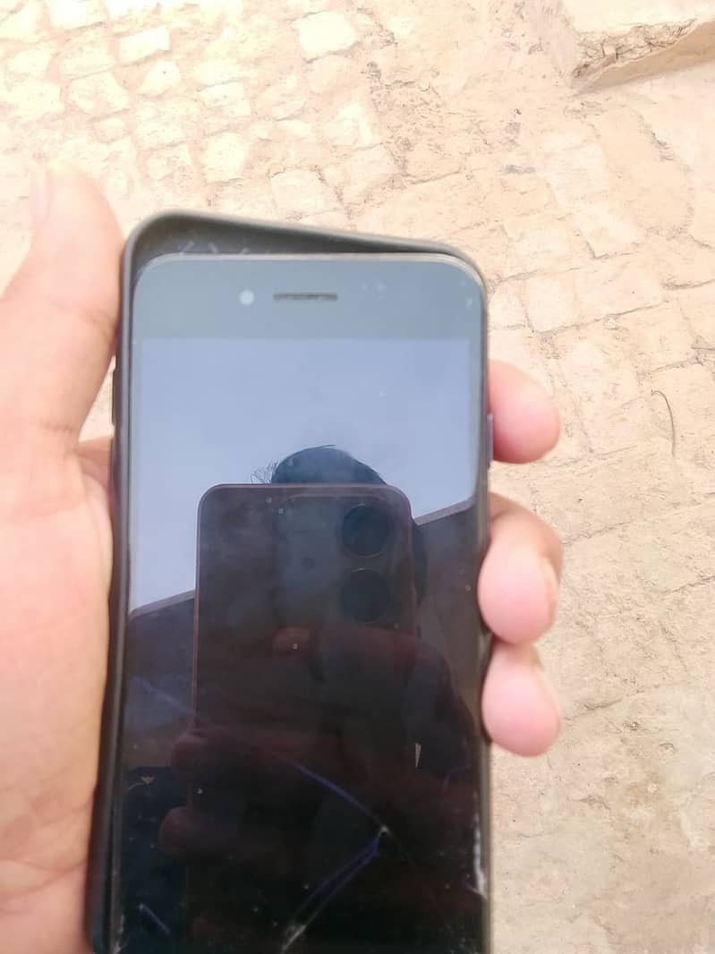 Apple iPhone 7 1