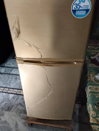 Dawlance Medium Size Fridge Non inverter full okay and Perfect