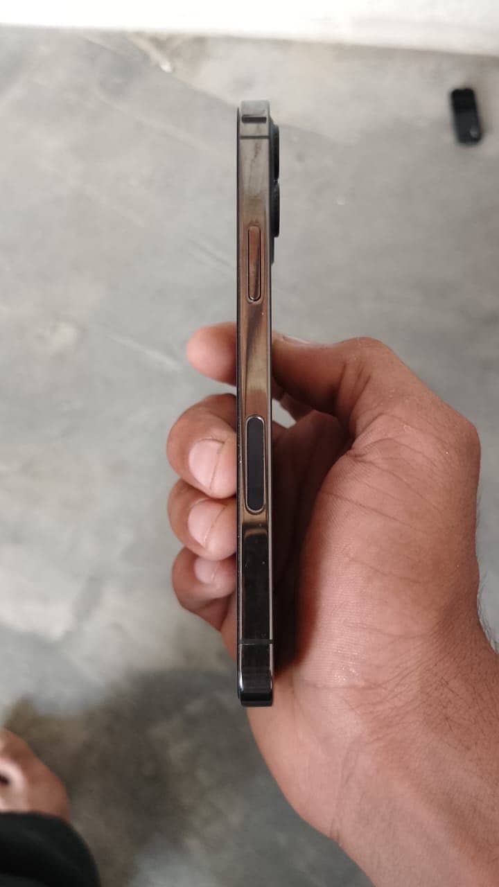 Apple iPhone 12 Pro 1