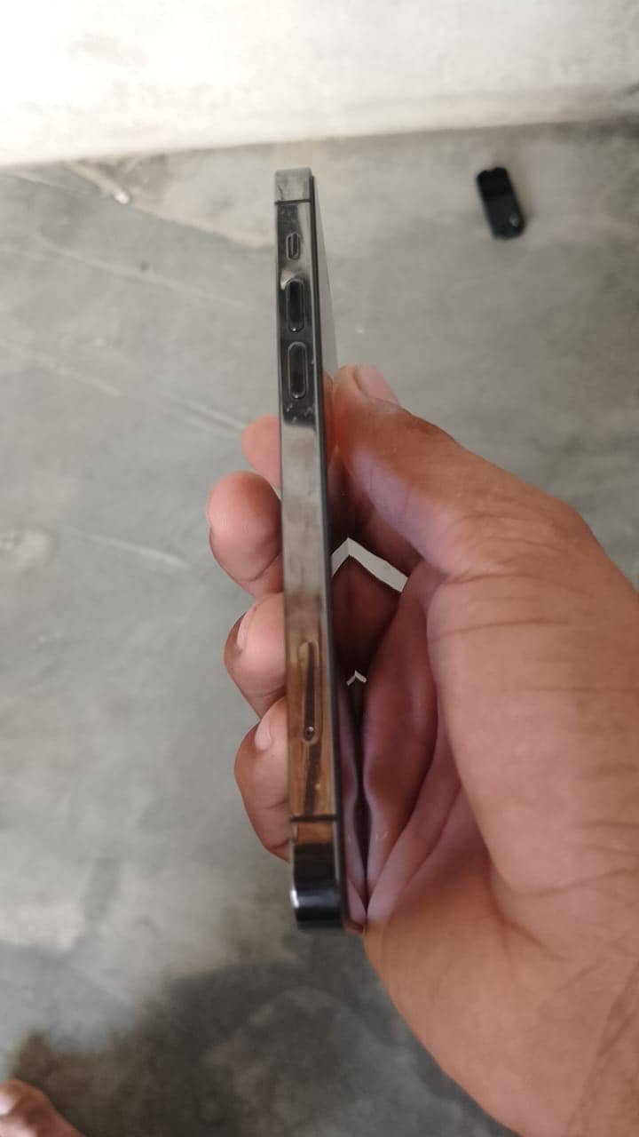 Apple iPhone 12 Pro 3