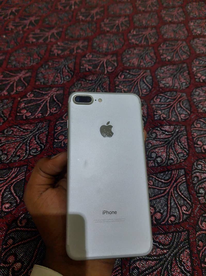 Apple iPhone 7 Plus 0