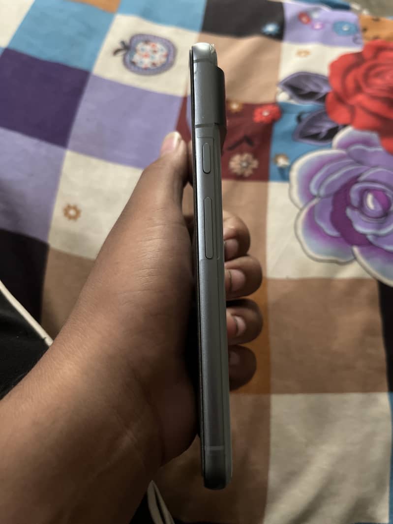 Google Pixel 8 5