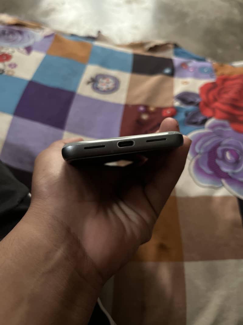 Google Pixel 8 6