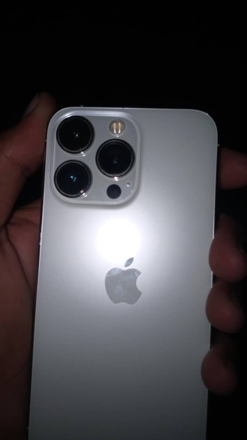 Apple iPhone 13 Pro 0