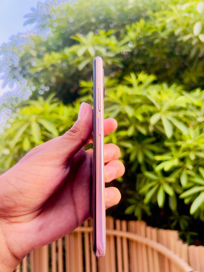 Xiaomi 11 lite . . . 0327-7598009. whatsap per rabta kar sakty han 3