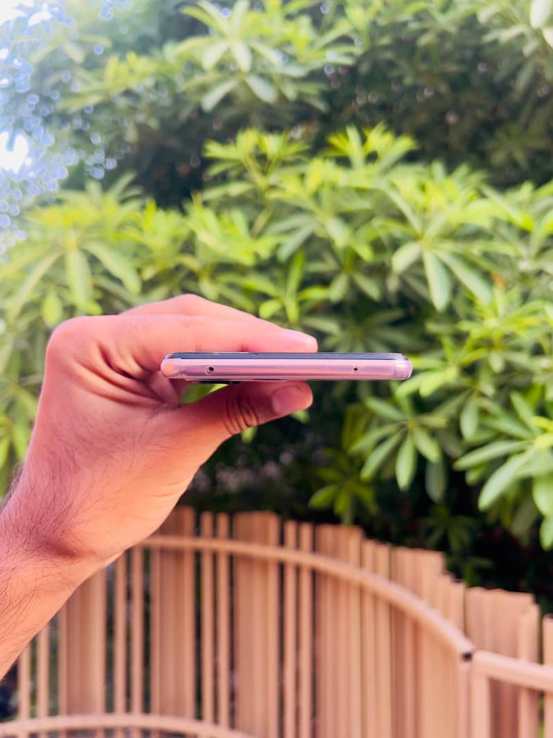 Xiaomi 11 lite . . . 0327-7598009. whatsap per rabta kar sakty han 5