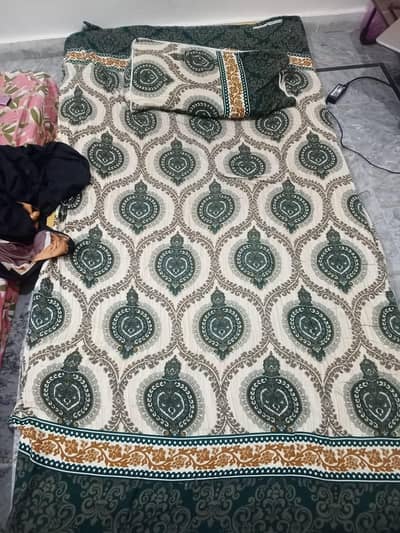 2 mattresses and 2 pillows