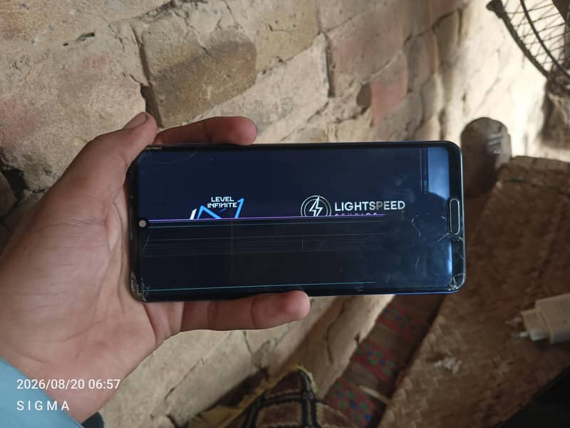Sharp Aquos R5G 0