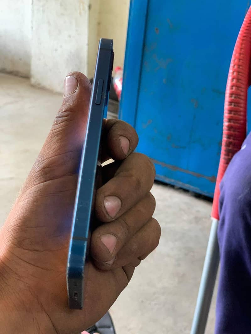 Apple iPhone 12 2