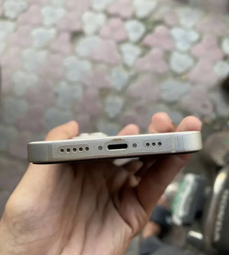 Apple iPhone 13 3