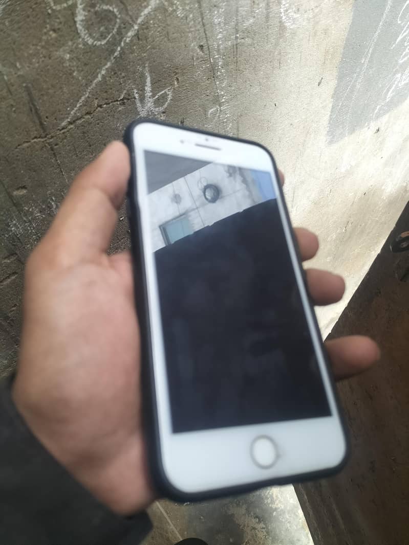 Apple iPhone 7 Plus 4