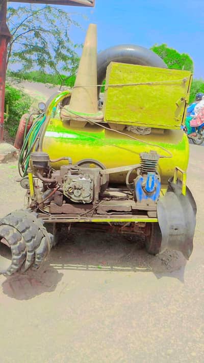 Full puncher or tyre change setup on rickshaw