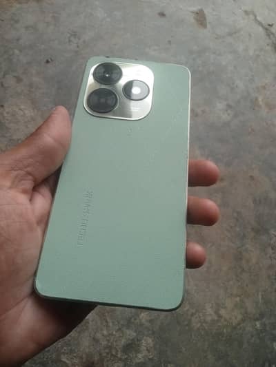 tecno. sapark. . 20c. . 4+4. . . 128. . gb