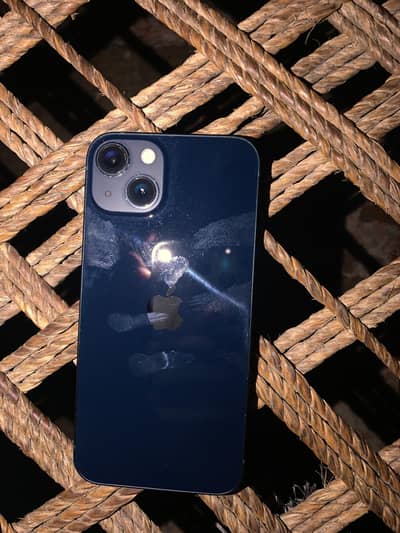 Apple iPhone 13