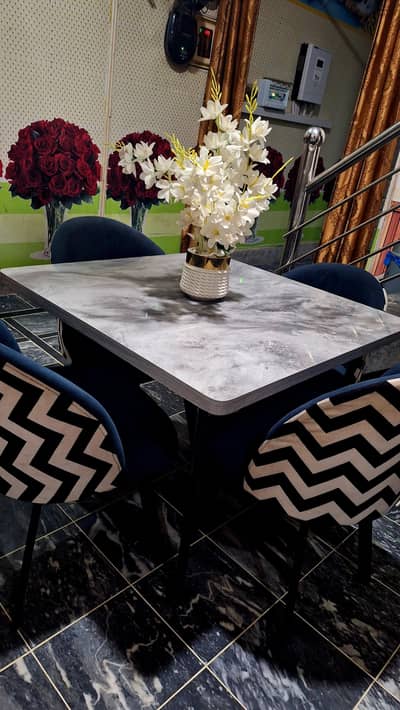 4-Seater Mini Dinning Set