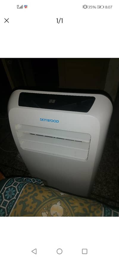 Skyiwood Portable Ac for urgent sale (1.5 months used)