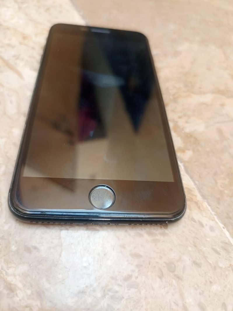 Apple iPhone 7 Plus 1
